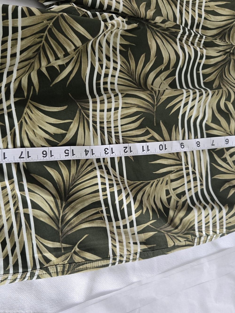 Kirkland Signature Signature Men's Olive Leaf Print Swim Shorts - XL- New 0034 - Picture 4 of 8